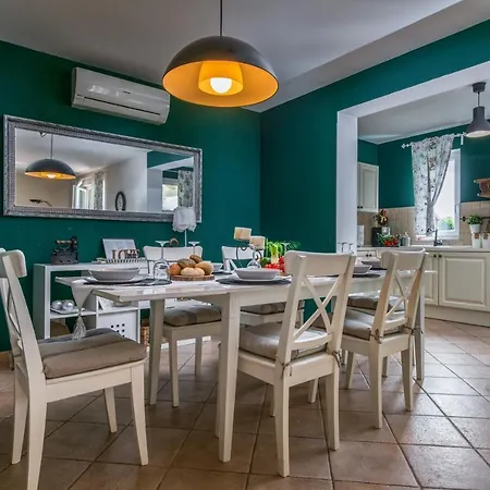 Holiday home Laura Krnica