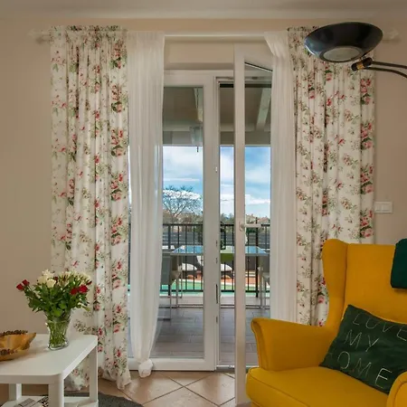 Holiday home Laura *